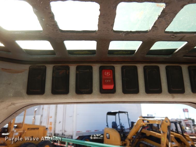 image for item DI8551 2008 Bobcat T180  tracked skid steer loader