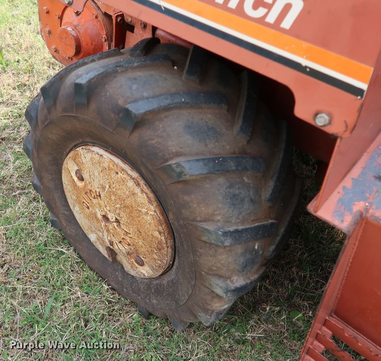 image for item DJ2440 1997 Ditch Witch 3610  trencher