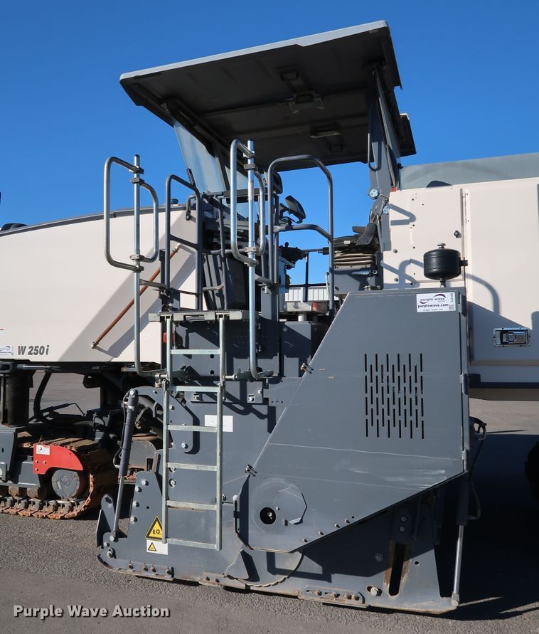 image for item DJ2450 2016 Wirtgen W250i  milling machine