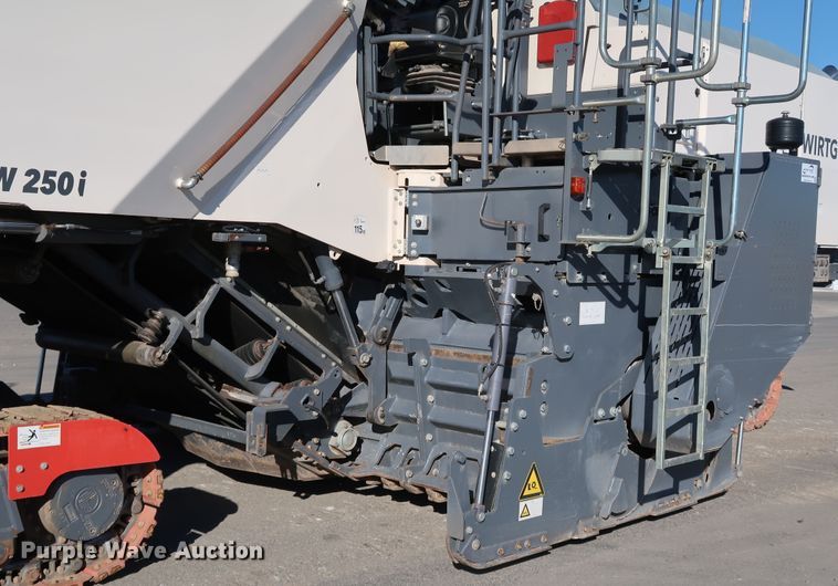 image for item DJ2450 2016 Wirtgen W250i  milling machine