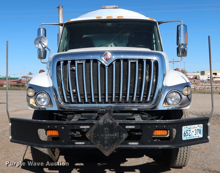 image for item DJ2452 2010 International 7400  oil distributor truck