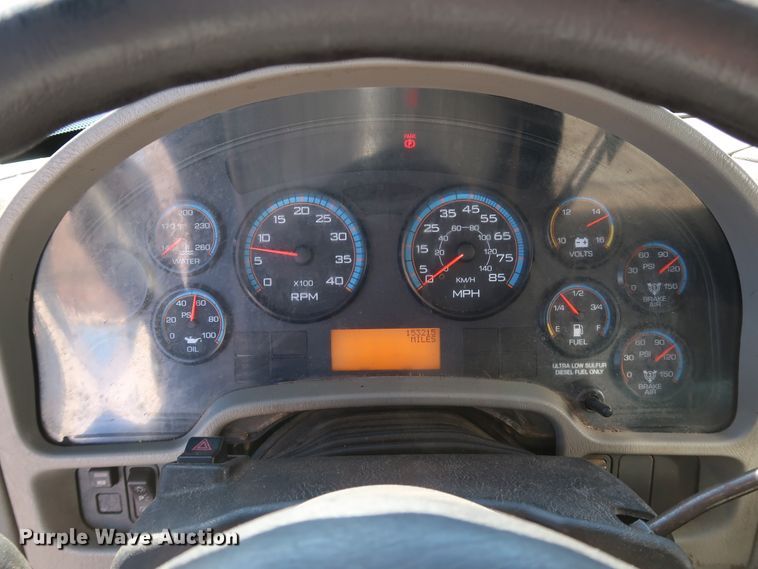 image for item DJ2452 2010 International 7400  oil distributor truck