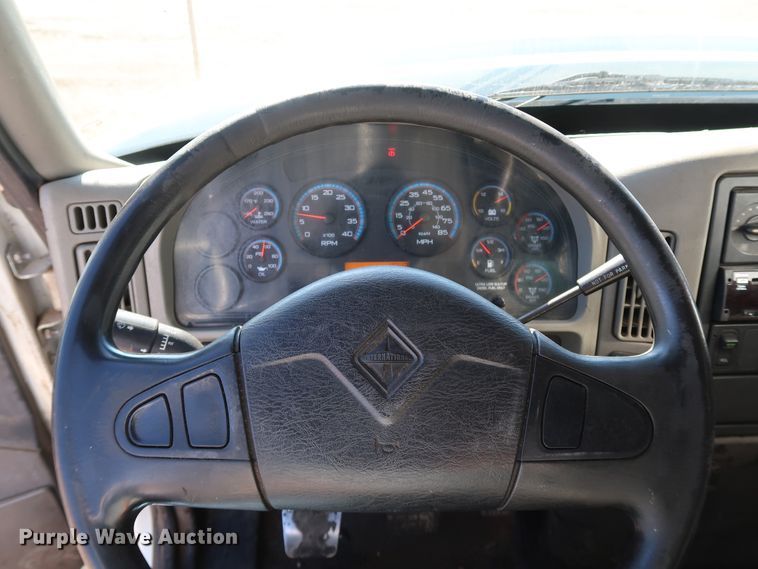 image for item DJ2452 2010 International 7400  oil distributor truck