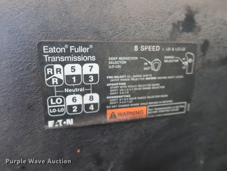 image for item DJ2452 2010 International 7400  oil distributor truck