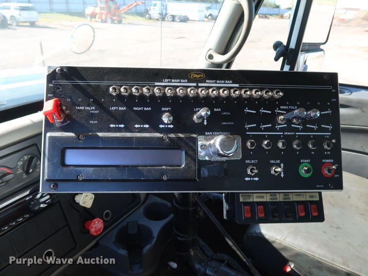 image for item DJ2452 2010 International 7400  oil distributor truck