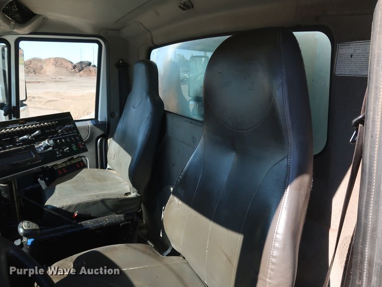 image for item DJ2452 2010 International 7400  oil distributor truck