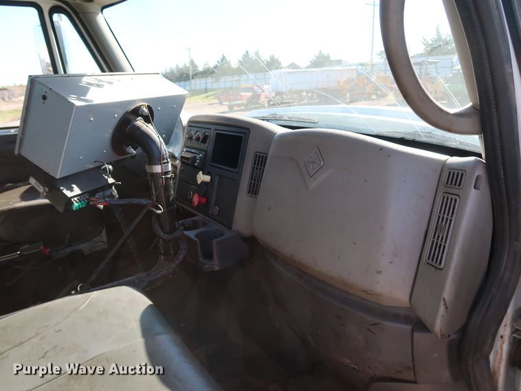 image for item DJ2452 2010 International 7400  oil distributor truck