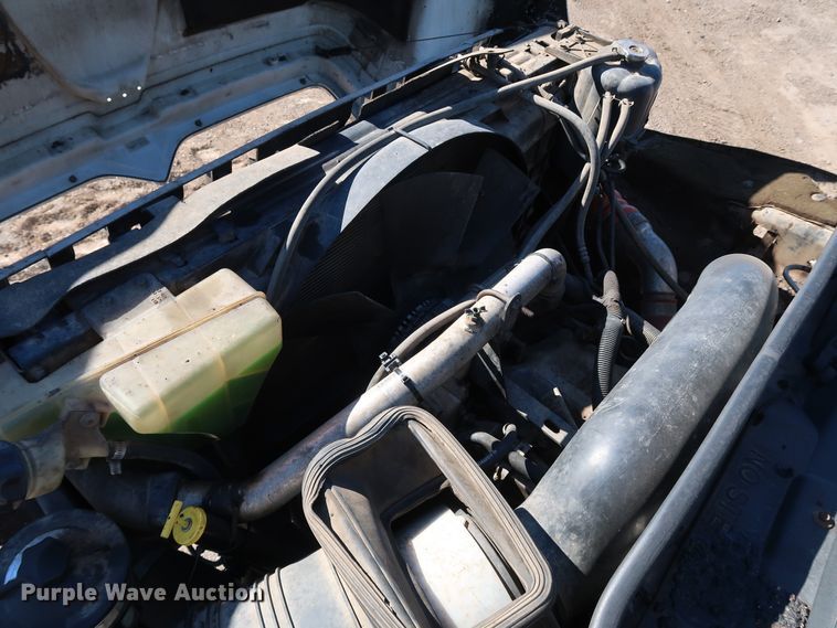 image for item DJ2452 2010 International 7400  oil distributor truck