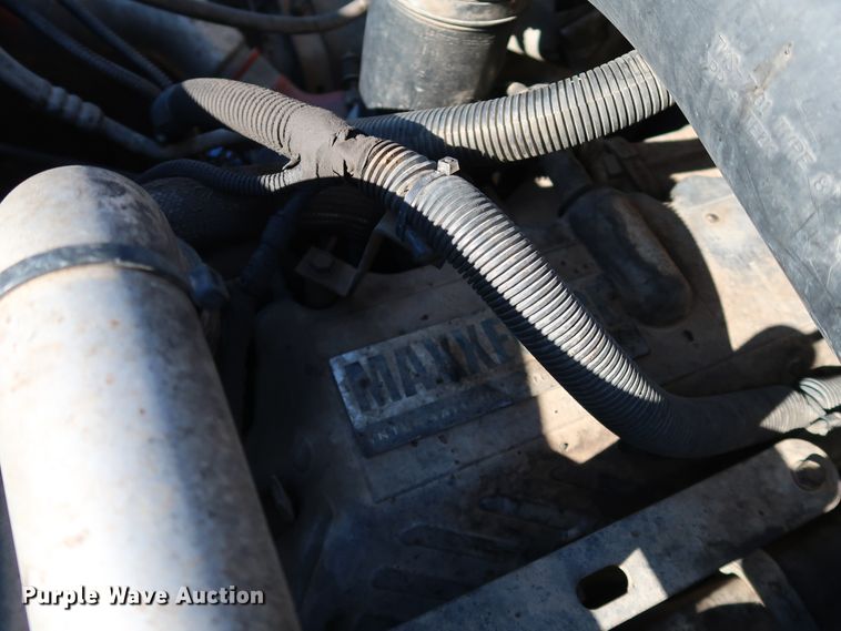 image for item DJ2452 2010 International 7400  oil distributor truck