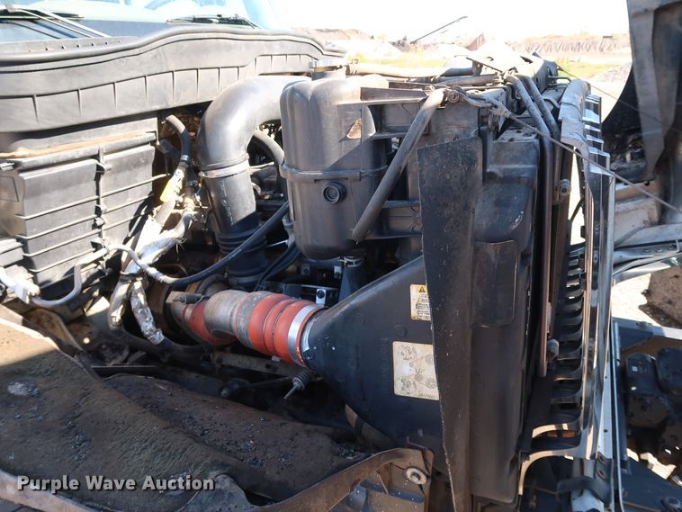 image for item DJ2452 2010 International 7400  oil distributor truck