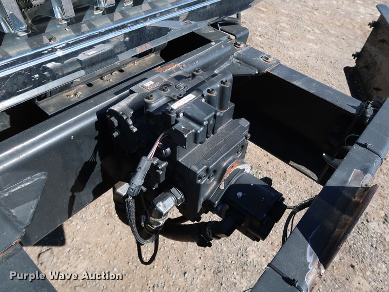 image for item DJ2452 2010 International 7400  oil distributor truck