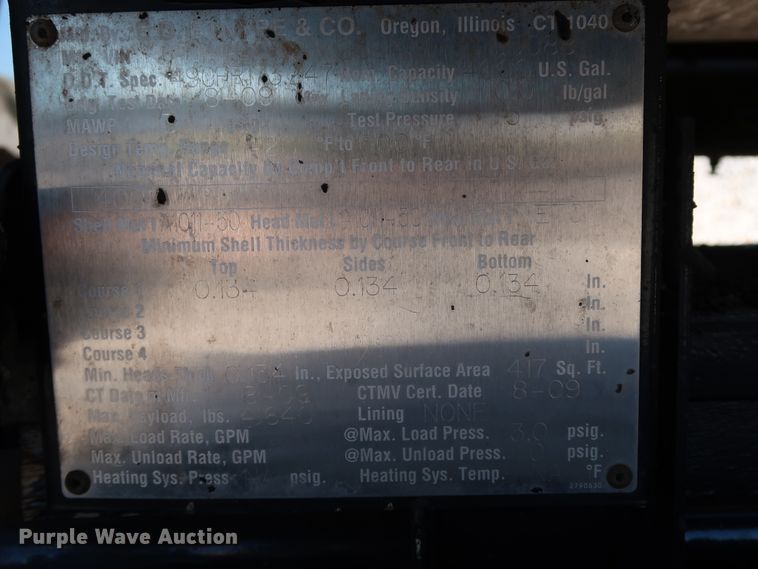 image for item DJ2452 2010 International 7400  oil distributor truck