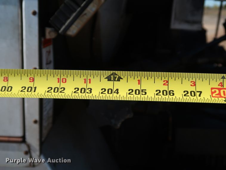 image for item DJ2452 2010 International 7400  oil distributor truck