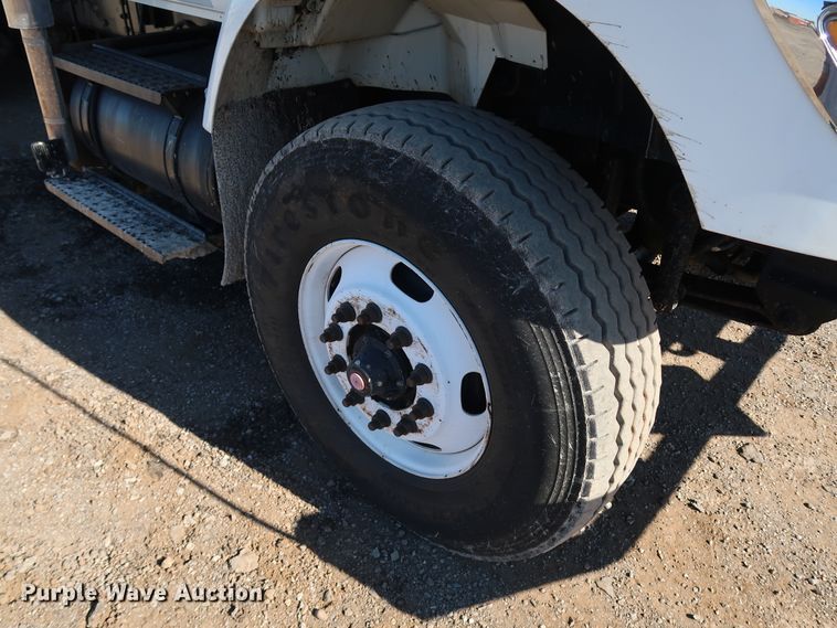 image for item DJ2452 2010 International 7400  oil distributor truck