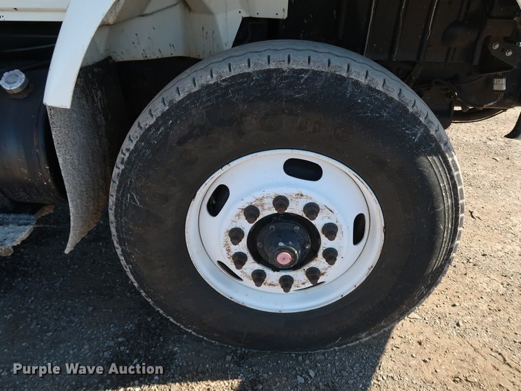 image for item DJ2452 2010 International 7400  oil distributor truck