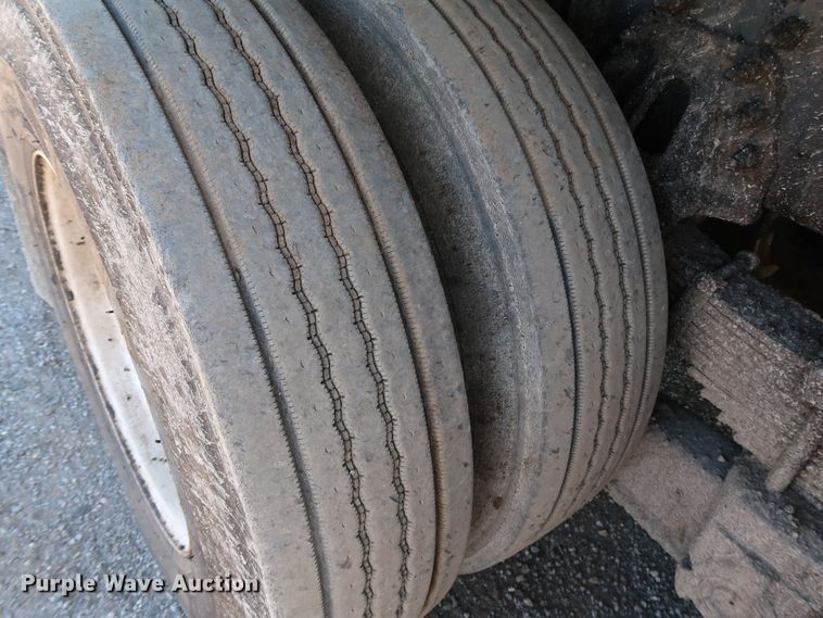 image for item DJ2452 2010 International 7400  oil distributor truck