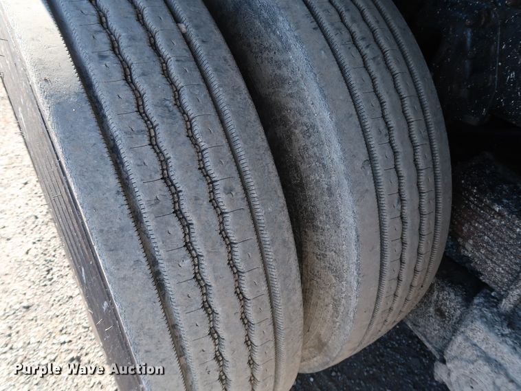 image for item DJ2452 2010 International 7400  oil distributor truck