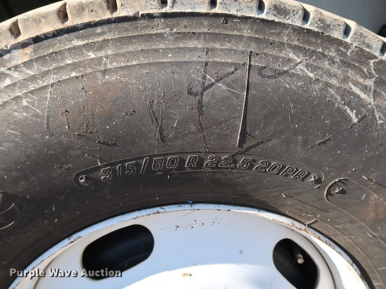 image for item DJ2452 2010 International 7400  oil distributor truck