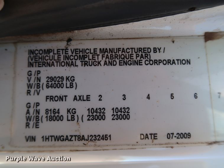 image for item DJ2452 2010 International 7400  oil distributor truck