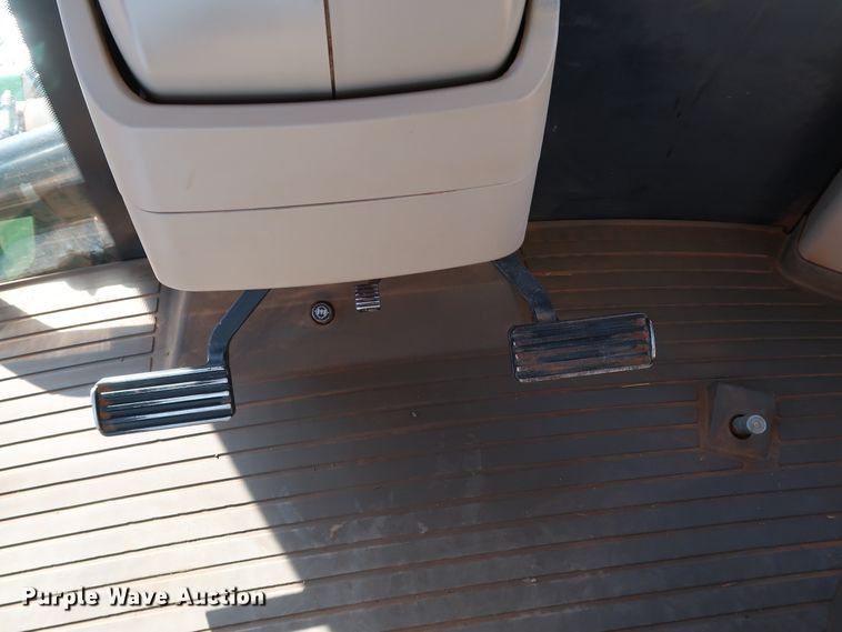 image for item DJ2455 2016 John Deere 9620R Scraper Special  4WD tractor