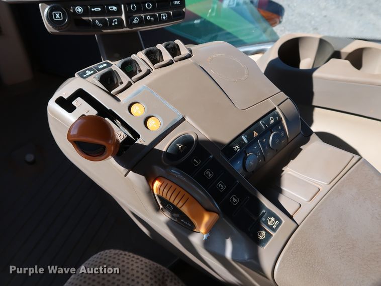 image for item DJ2455 2016 John Deere 9620R Scraper Special  4WD tractor