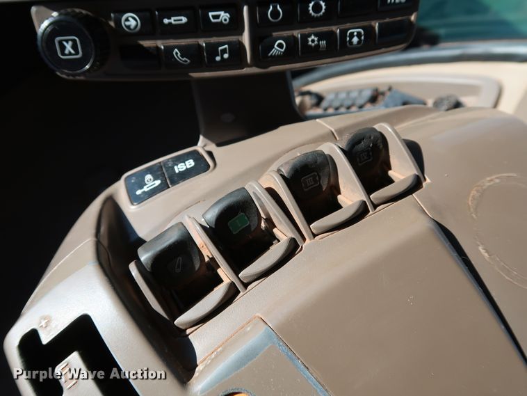 image for item DJ2455 2016 John Deere 9620R Scraper Special  4WD tractor