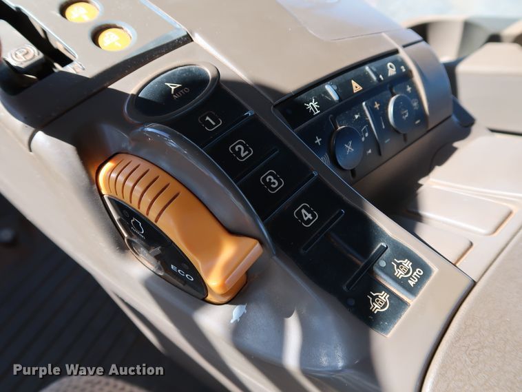 image for item DJ2455 2016 John Deere 9620R Scraper Special  4WD tractor