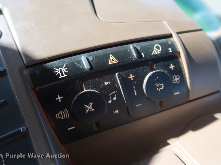 image for item DJ2455 2016 John Deere 9620R Scraper Special  4WD tractor