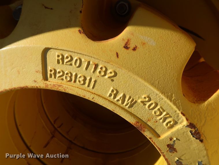 image for item DJ2455 2016 John Deere 9620R Scraper Special  4WD tractor