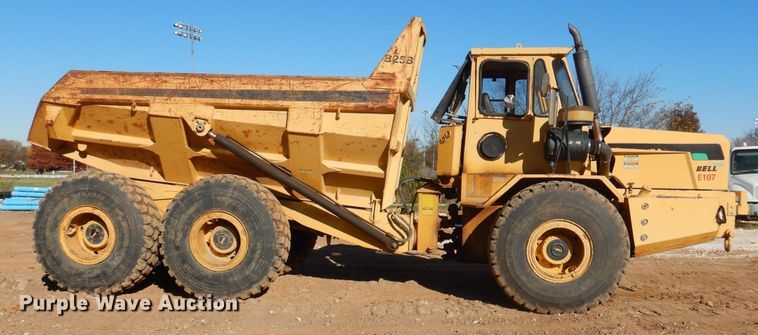 image for item DJ3749 1995 Bell B25B  haul truck