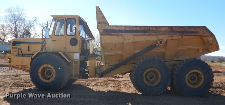 image for item DJ3749 1995 Bell B25B  haul truck