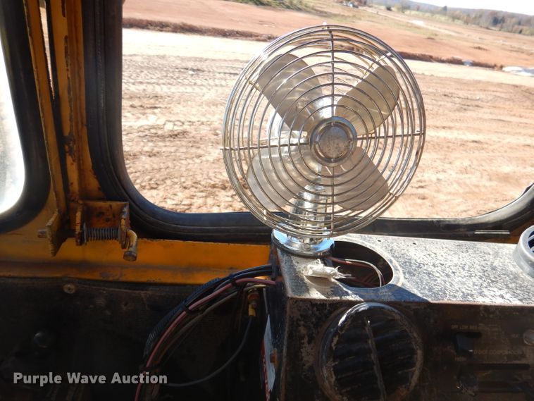 image for item DJ3749 1995 Bell B25B  haul truck