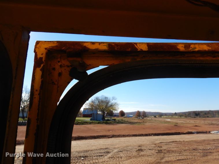 image for item DJ3749 1995 Bell B25B  haul truck