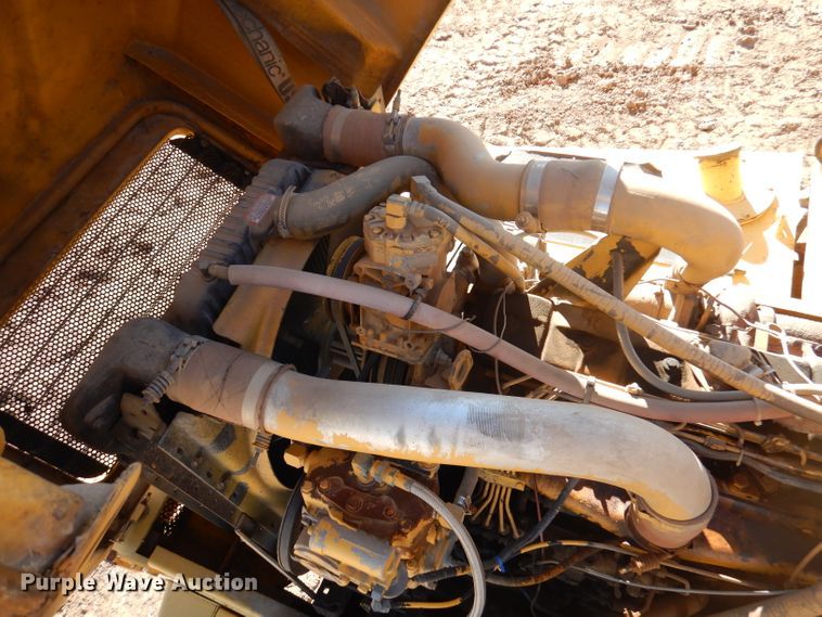 image for item DJ3749 1995 Bell B25B  haul truck