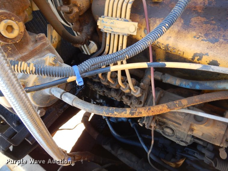 image for item DJ3749 1995 Bell B25B  haul truck