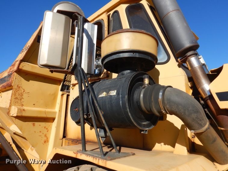 image for item DJ3749 1995 Bell B25B  haul truck