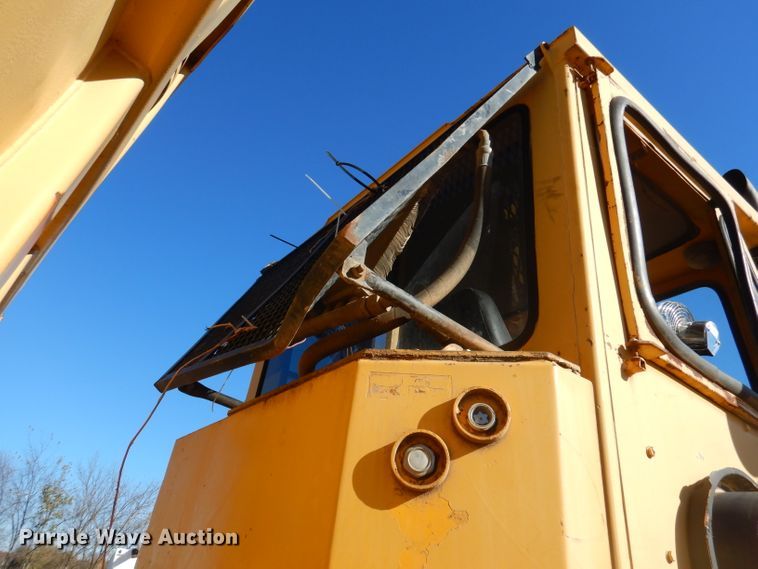 image for item DJ3749 1995 Bell B25B  haul truck