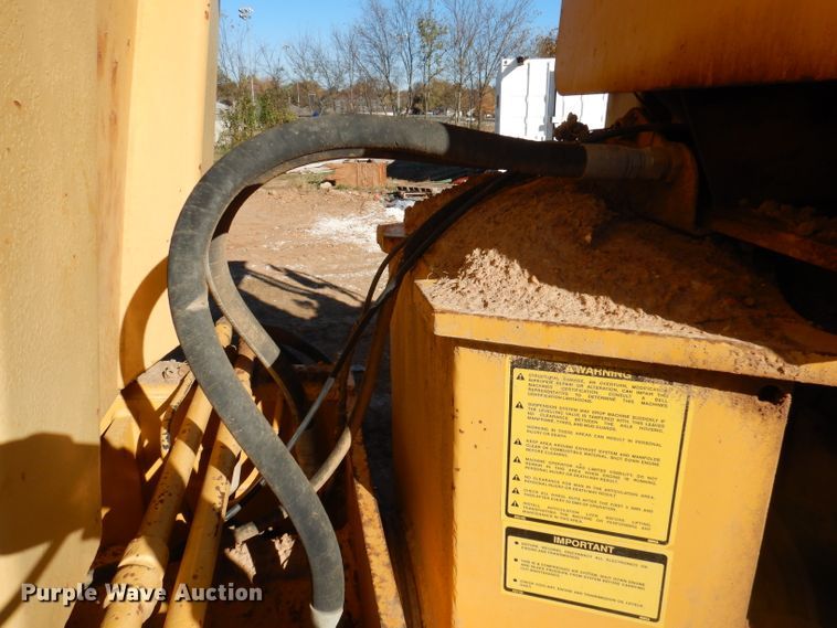 image for item DJ3749 1995 Bell B25B  haul truck