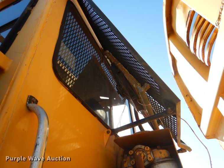 image for item DJ3749 1995 Bell B25B  haul truck