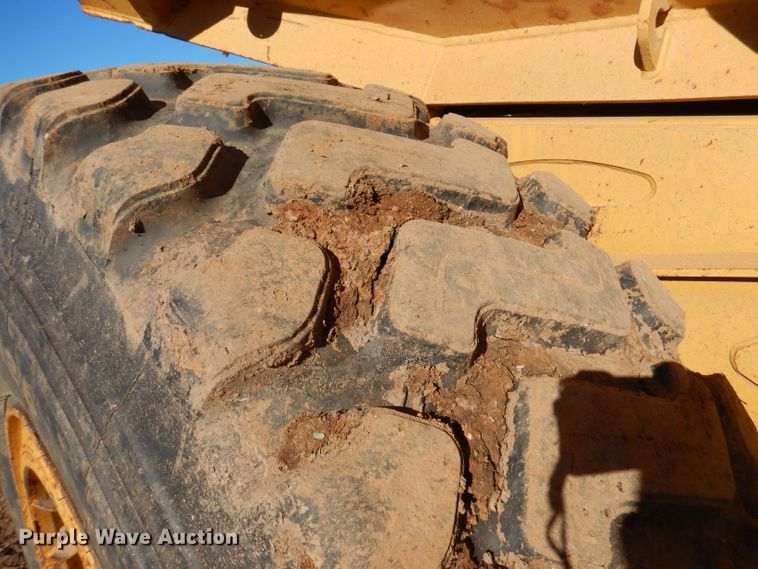 image for item DJ3749 1995 Bell B25B  haul truck