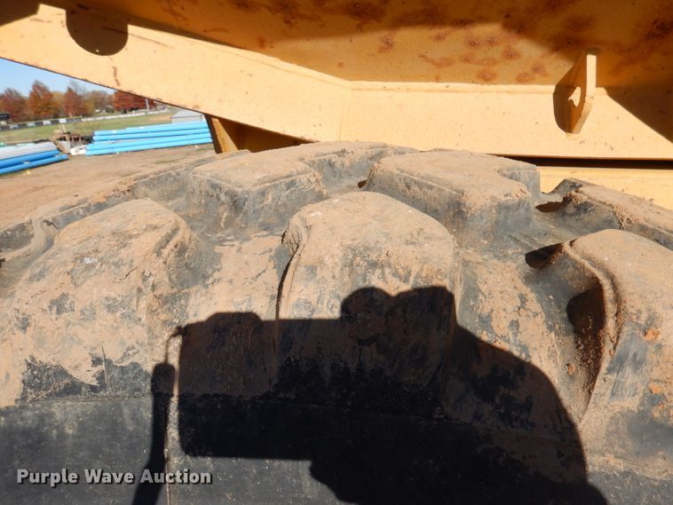 image for item DJ3749 1995 Bell B25B  haul truck