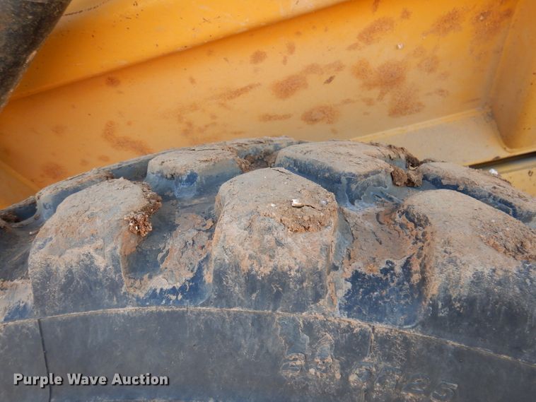 image for item DJ3749 1995 Bell B25B  haul truck