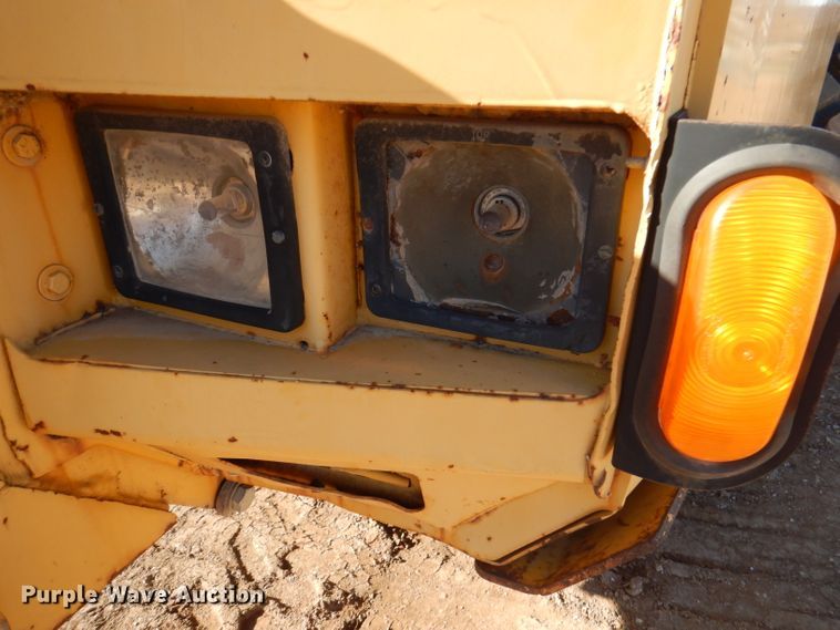 image for item DJ3749 1995 Bell B25B  haul truck