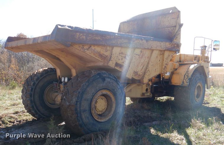 image for item DJ3750 1991 Caterpillar D25D  haul truck