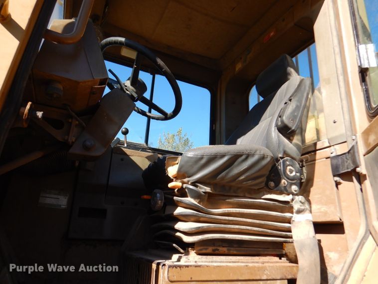 image for item DJ3750 1991 Caterpillar D25D  haul truck