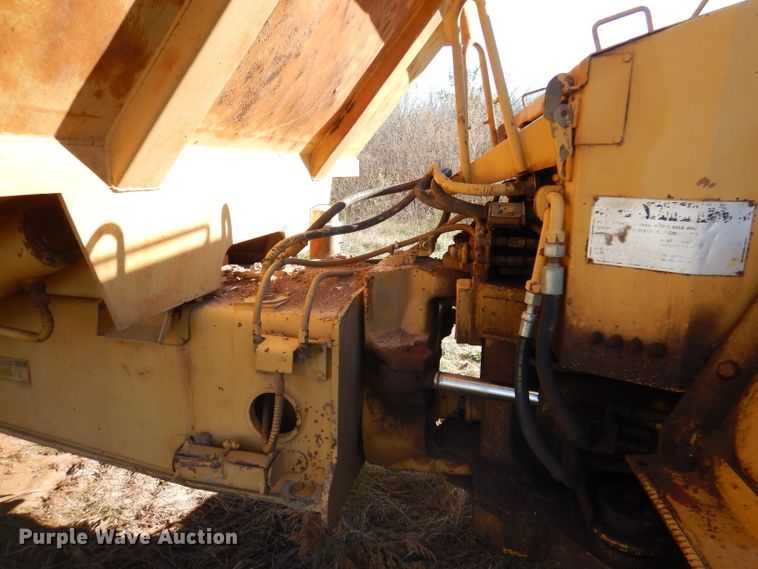 image for item DJ3750 1991 Caterpillar D25D  haul truck