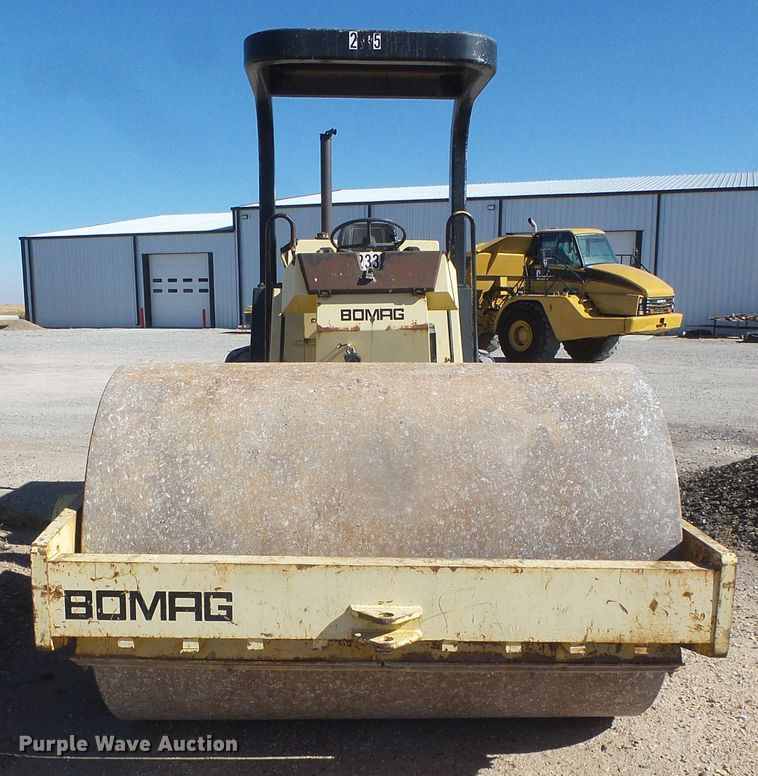 image for item DJ7547 1996 Bomag BW213DH-2  single drum vibratory roller