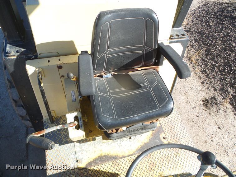 image for item DJ7547 1996 Bomag BW213DH-2  single drum vibratory roller