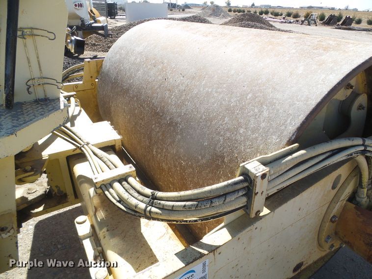 image for item DJ7547 1996 Bomag BW213DH-2  single drum vibratory roller