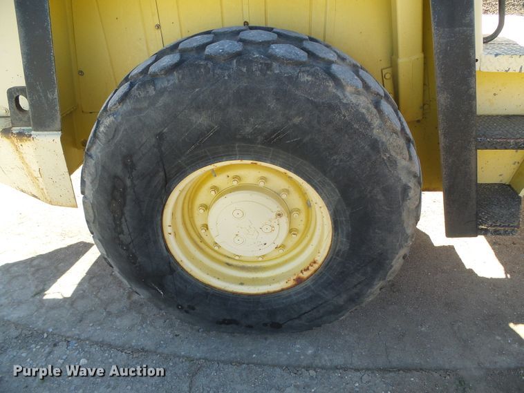 image for item DJ7547 1996 Bomag BW213DH-2  single drum vibratory roller